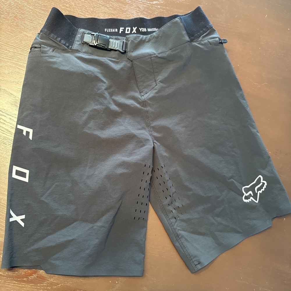 Fox FlexAir Shorts 28 MTB Riding Shorts Outdoors NWOT
